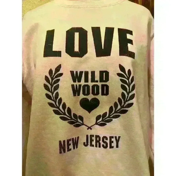 Women's Vintage Love Wildwood New Jersey Pink Crewneck Sweatshirt Size 1X - Picture 2 of 6
